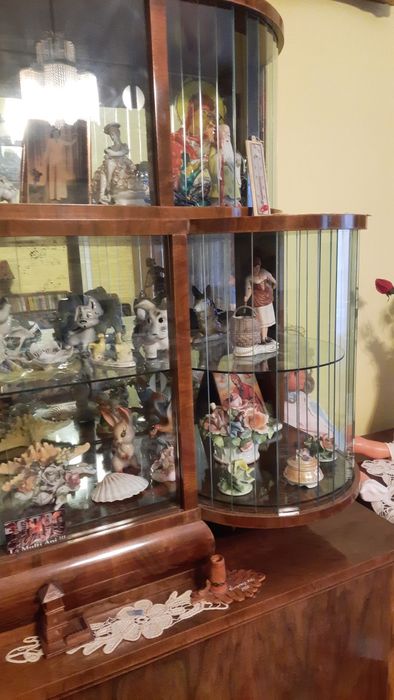 Sticle pentru vitrina veche pe rotund