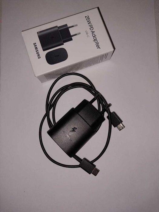 Б/У мобильный телефон Samsung Galaxy S22