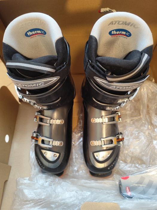 Ски обувки Atomic