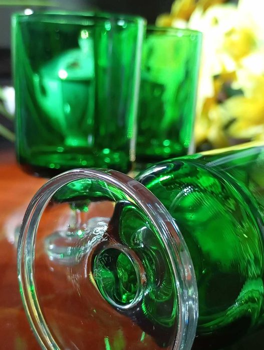 Cos de cristal si Tablou trandafiri portelan cu semnatura rama lemn