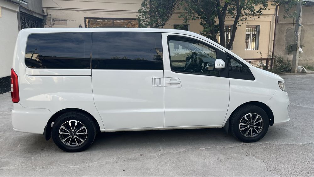 JAC M3 — 7 ўриндиқли