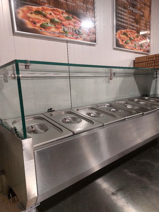 Хладилна витрина-салатен бар