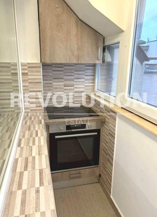 Дава се под наем Мезонет в Варна, Цветен квартал - 90 кв.м за 722.67 € - Снимка #2