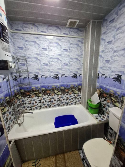 1 комнатная с обстановкой в центре Чирчика (Навои)