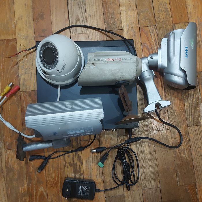 Продава камери и ДВР използвани