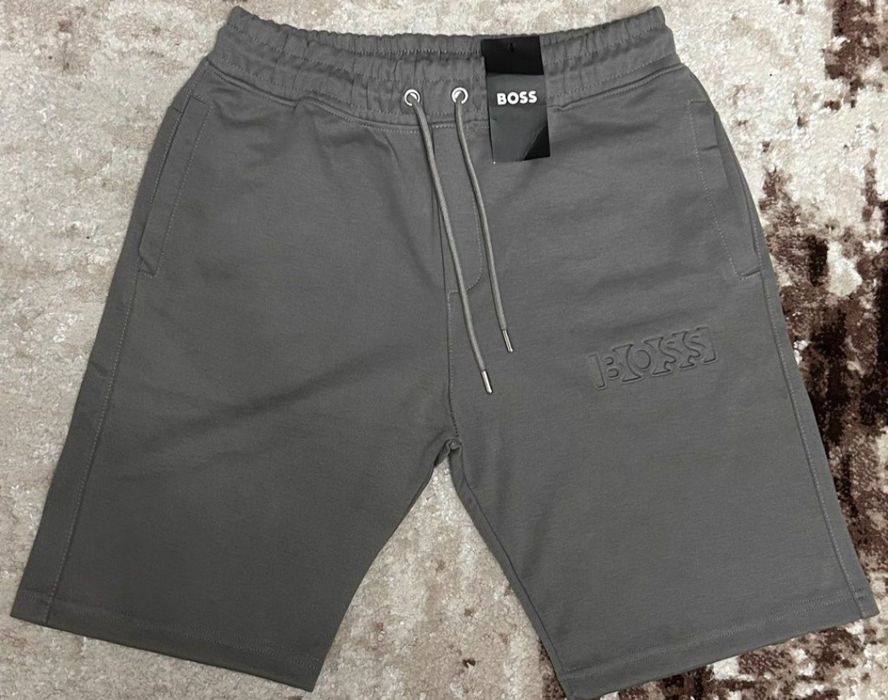 Vând pantalon nou de bărbați