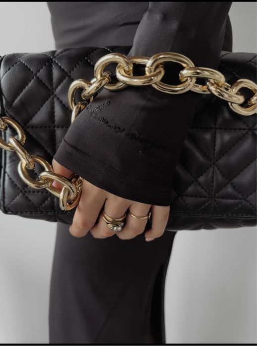 Azzira черна рокля