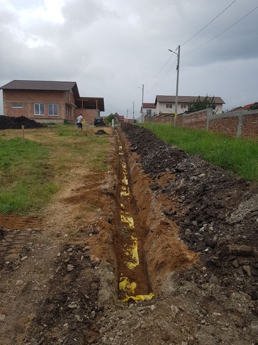 Inchiriez miniexcavator sapat santuri fundații terasamente nivelari