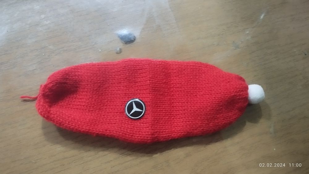 Шапочка,шапка Мерседеске Mercedes
