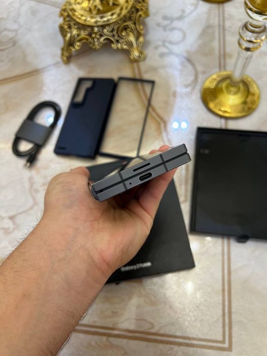 Samsung Galaxy Z Fold 6