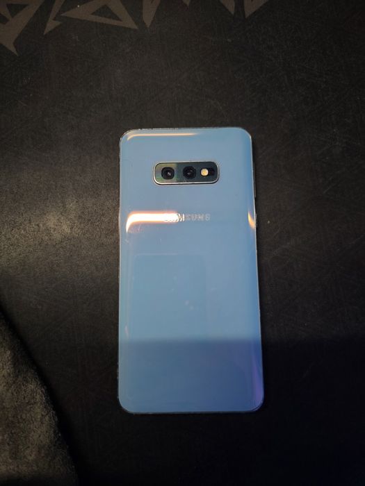 Продам Samsung S10e