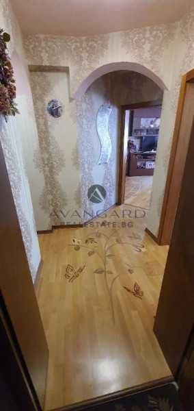 Продава се Къща в Пловдив, Център - 540 кв.м за 2019 €/кв.м - Снимка #13