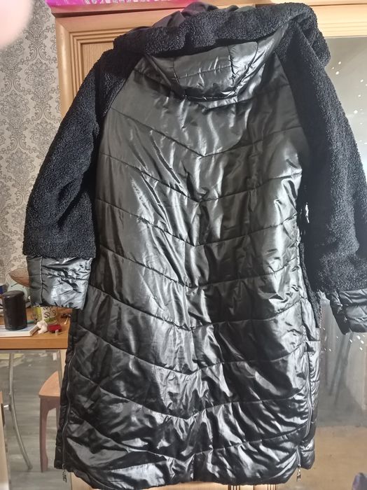 Продам пуховик женский 50р.