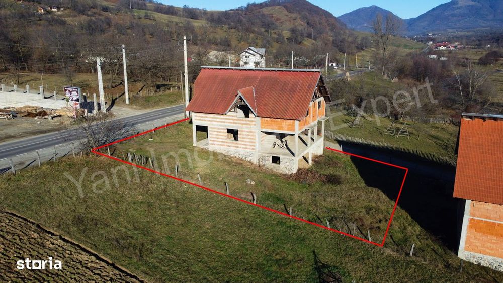 Casă de vânzare în comuna Corbeni, sat Oestii Ungureni, județ Argeș.