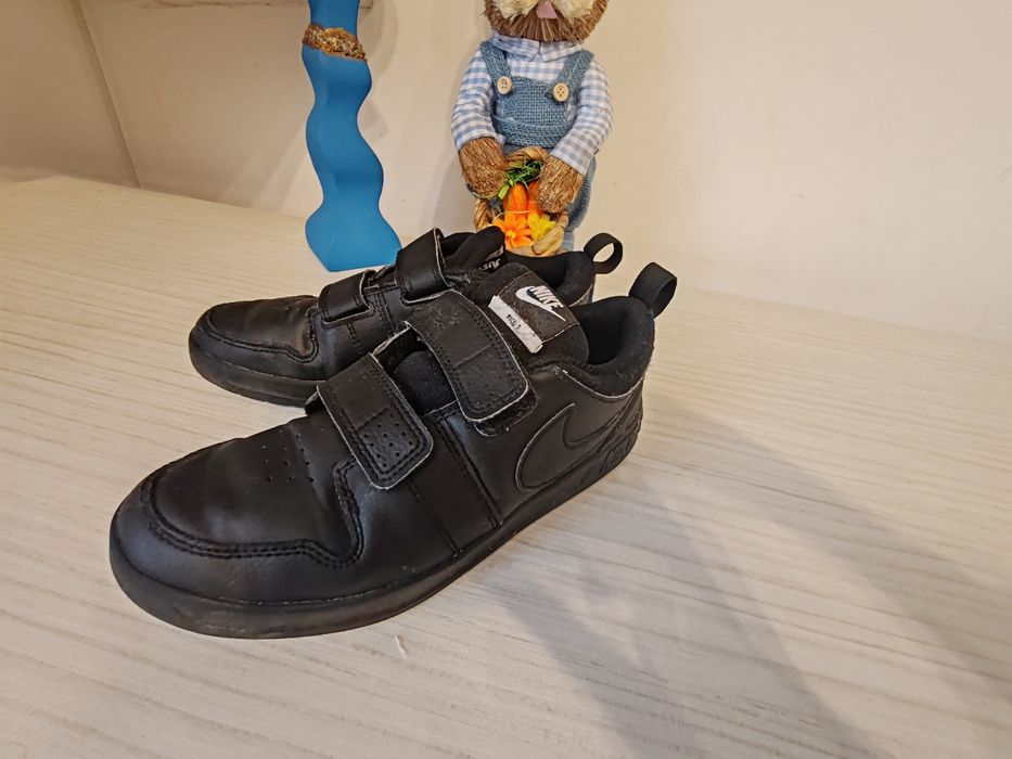 Adidasi Nike marime 35