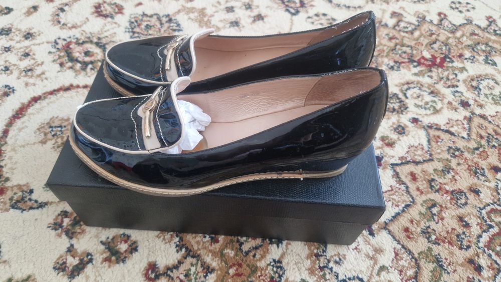 Продам женские туфли