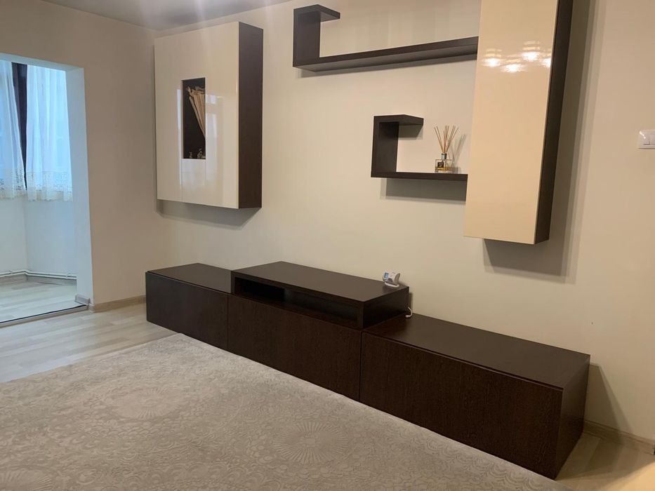 Proprietar, închiriez apartament 3 camere, zona Nord