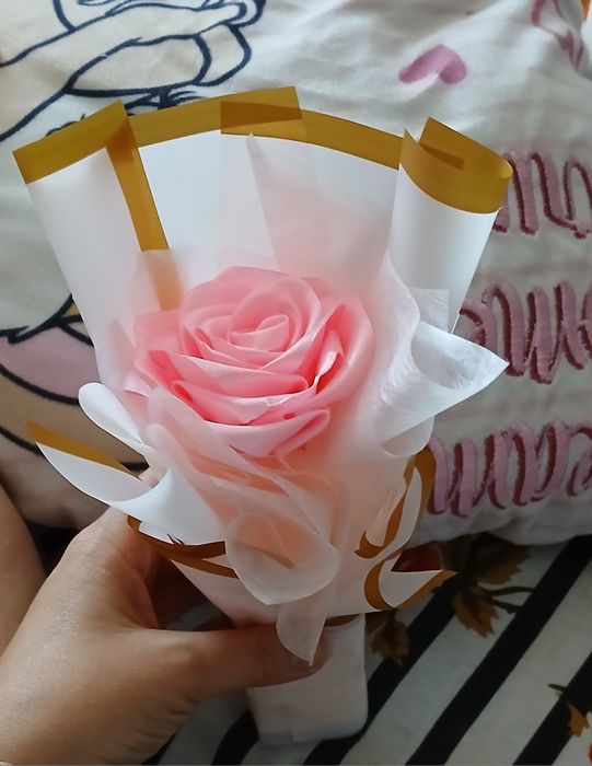 Букет от сатенени рози