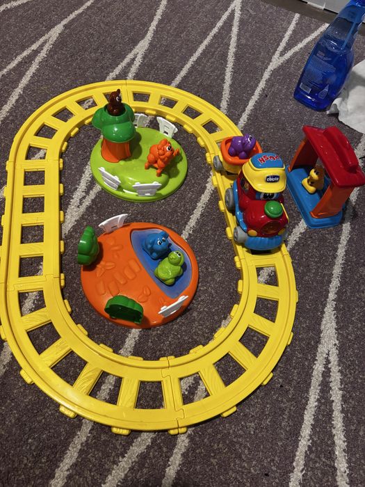 Jucarie electronica vorbitoare Chicco Trenuletul aventurii ABC - FR/EN