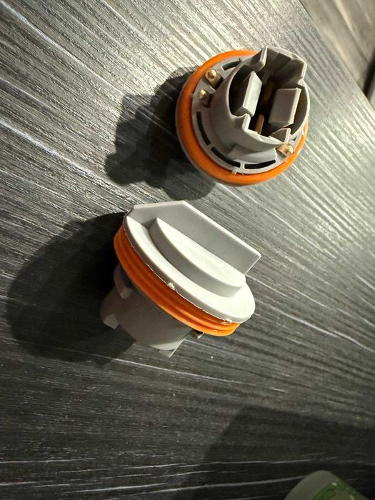 Продавам фасунги за стоп JEEP GRAND CHEROKEE WJ