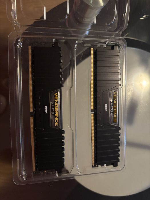 DDR4 8GB Vengeance 2400 mhz