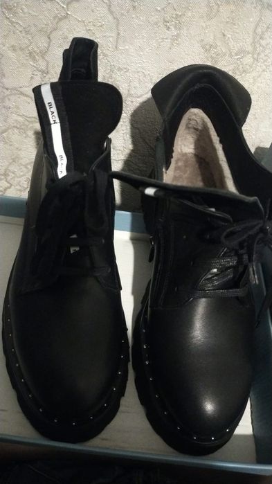 Продам ботинки осенние