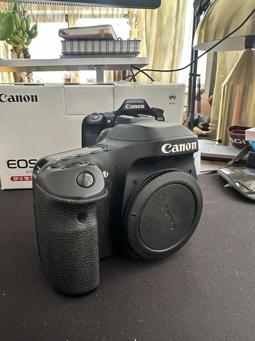 Aparat foto dslr Canon 80d body shutter count 10.000