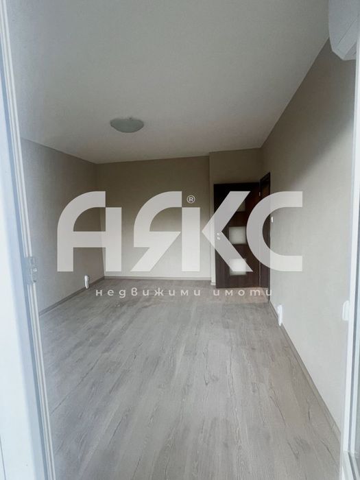 Двустаен  необзаведен апартамент в кв. Младост 3 до МЕТРОСТАНЦИЯ