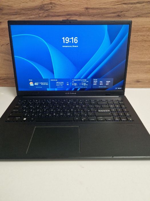 Ноутбук Asus Ryzen 5-7, ssd512/8gb