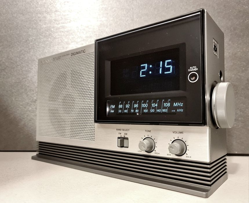 Sony icf c 22 w .
