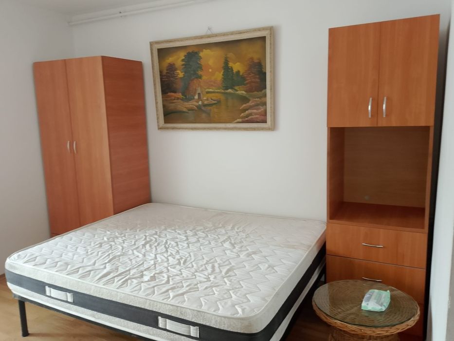 Închiriez garsoniera proprietar
