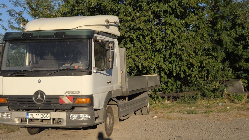 Vând Mercedes atego