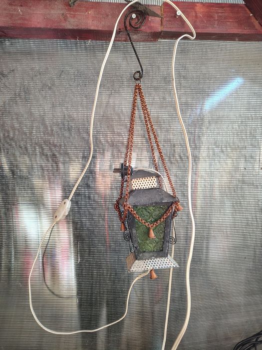 Lampa veche pe curent