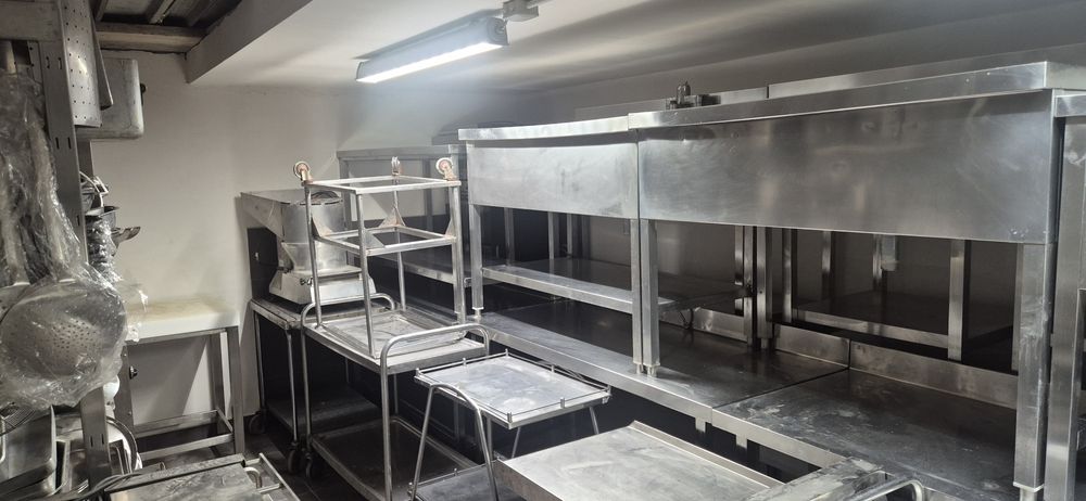 Mese din inox industriale