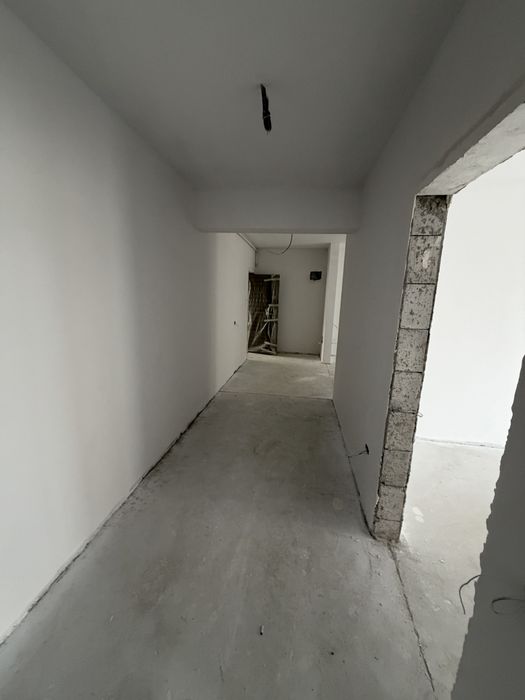 Vand Apartament 3 camere Dobroesti