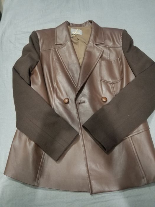 Продается кожаный пиджак