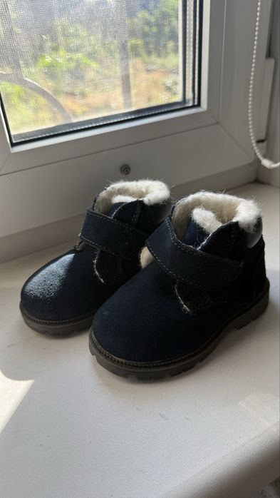 Продам детские сапоги