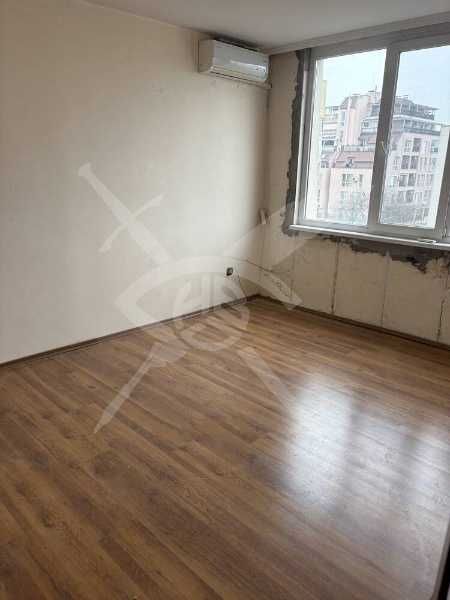 Продава се Тристаен апартамент в Пловдив, Кючук Париж - 70 кв.м за 1020 €/кв.м - Снимка #2
