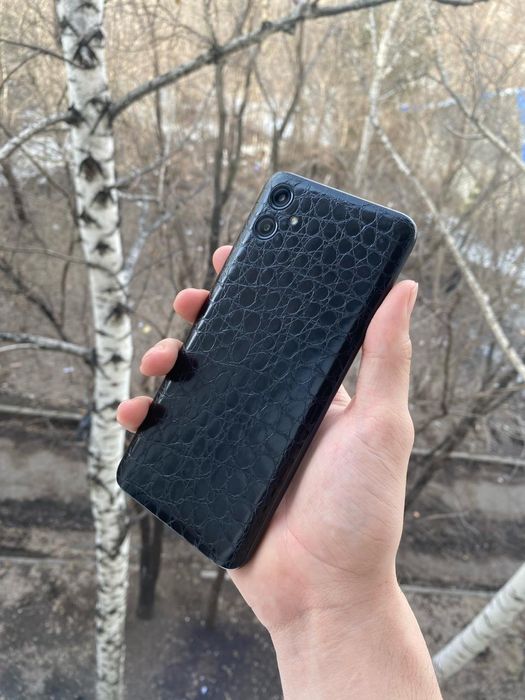 Продаю Самсунг А04е