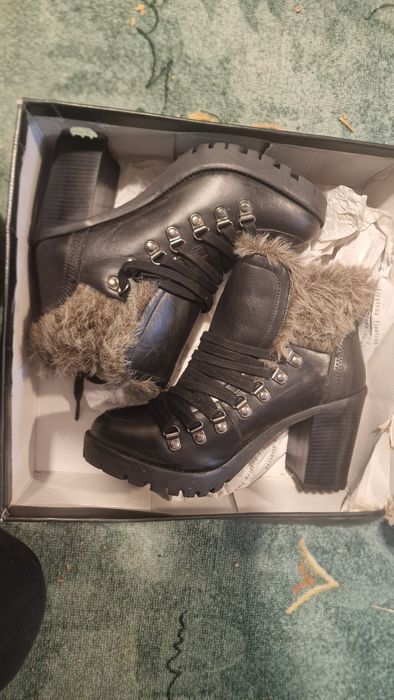 Ghete noi din piele - Firetrap ( UK 6 - 25.1 cm - 39-40)