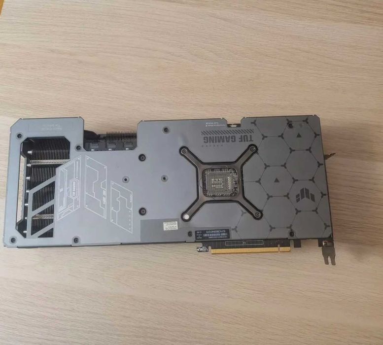 AMD Radeon Asus TUF RX 7900 XTX