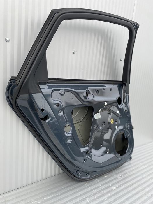 Usa st spate Audi A4 B8 Limuzina • cod de culoare LZ7H • 2008-2012