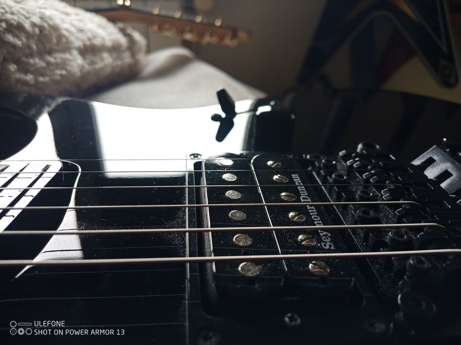 Продавам електрическа китара ESP