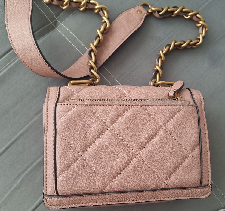 Чанта Guess с дълга дръжка