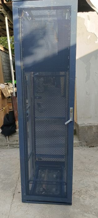 IT Server yashik.