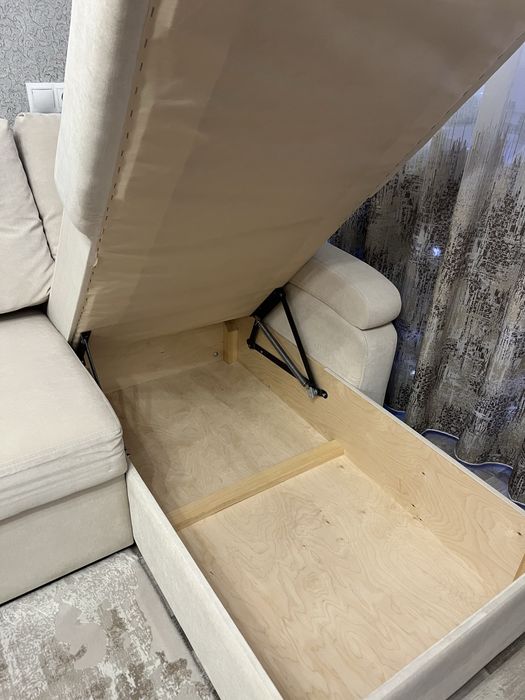 Продам диван с пуфиком