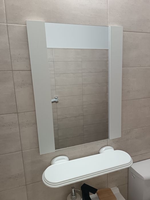 Vand masca de chiuveta, chiuveta, oglindă