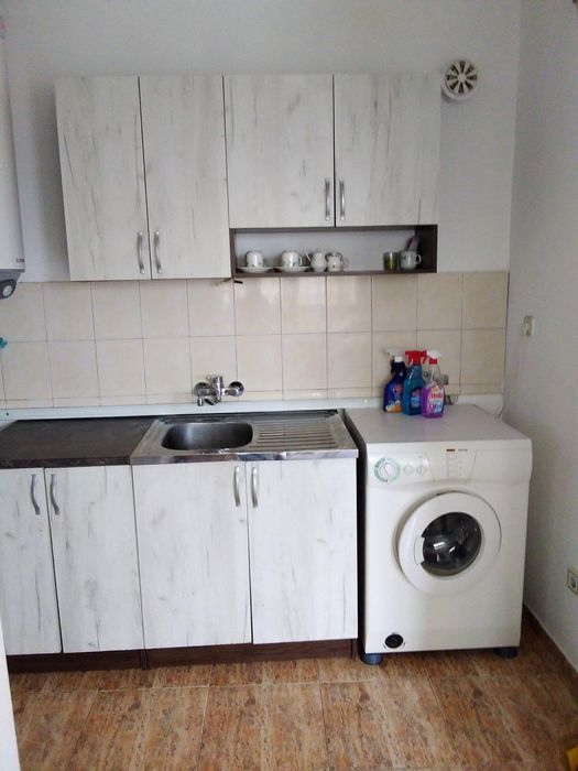 Дава се под наем Тристаен апартамент в Пловдив, Въстанически - 100 кв.м за 400 € - Снимка #1