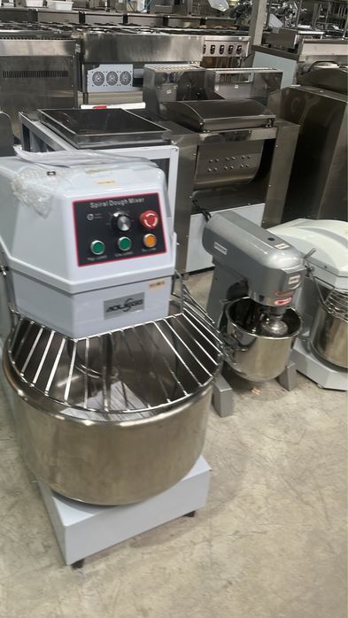 Продам жарычный печь и тестомес