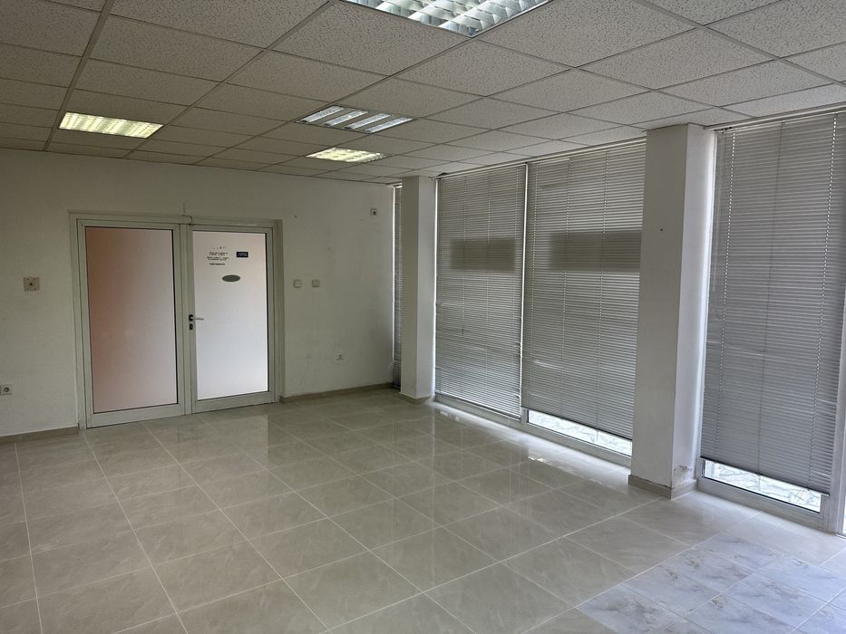 Дава се под наем Офис в Стара Загора, ОРБ - 40 кв.м за 178.5 € - Снимка #4
